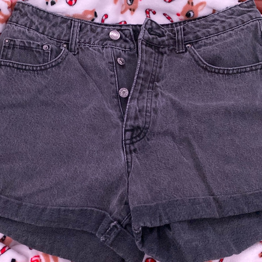 black jean shorts
